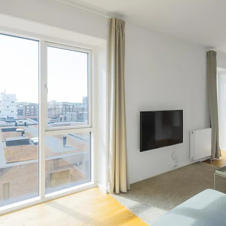 Apartment Luxurios 3-bed W Balcony And Great Views *